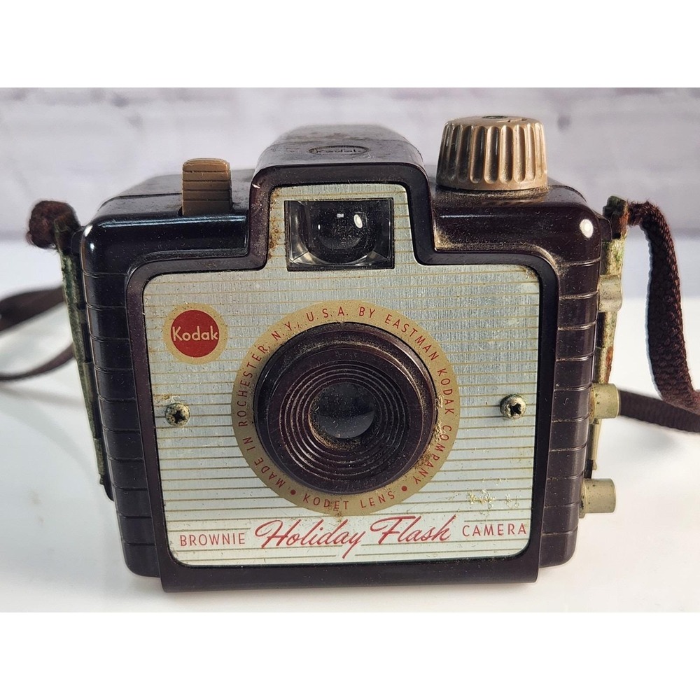 Vintage Kodak Brownie Holiday Flash Camera Dakon Lens Art Deco Brown Bakelite